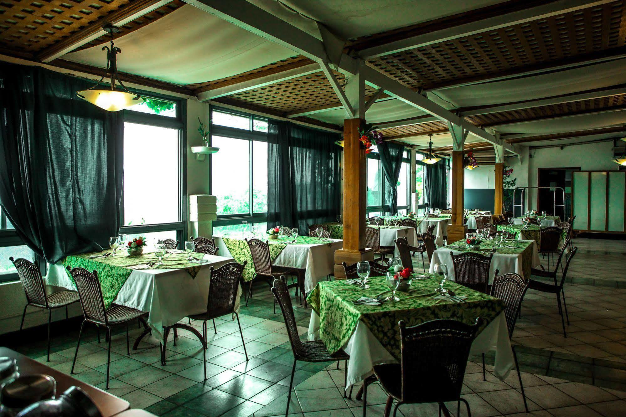 Days Hotel Tagaytay Tagaytay City Exteriér fotografie